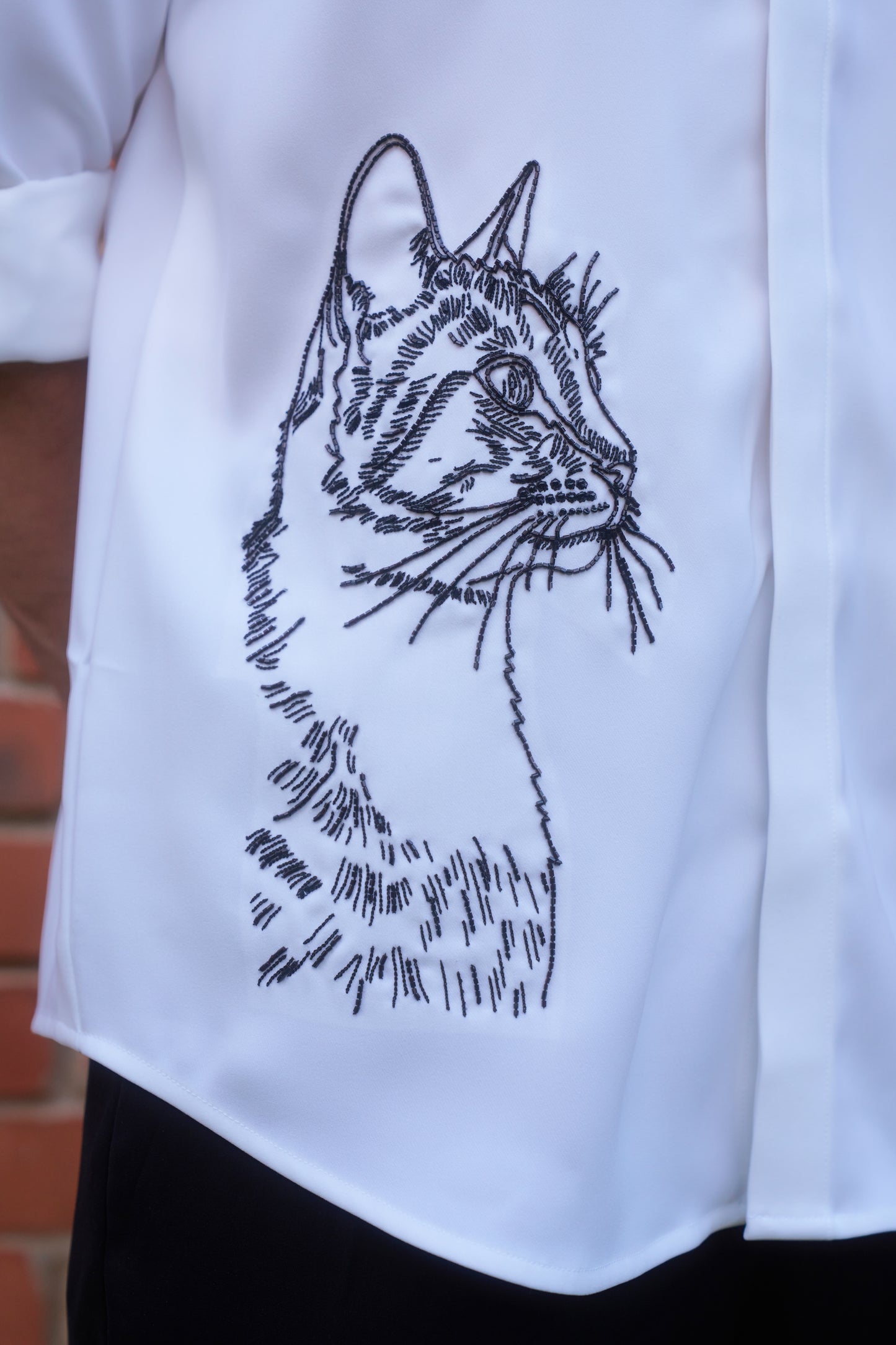 White shirt with Cat hand embroidery design&nbsp;