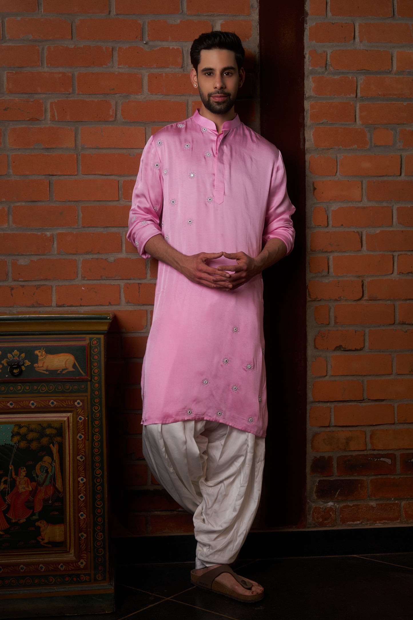 Pink kurta with white hand embroidery one sided design