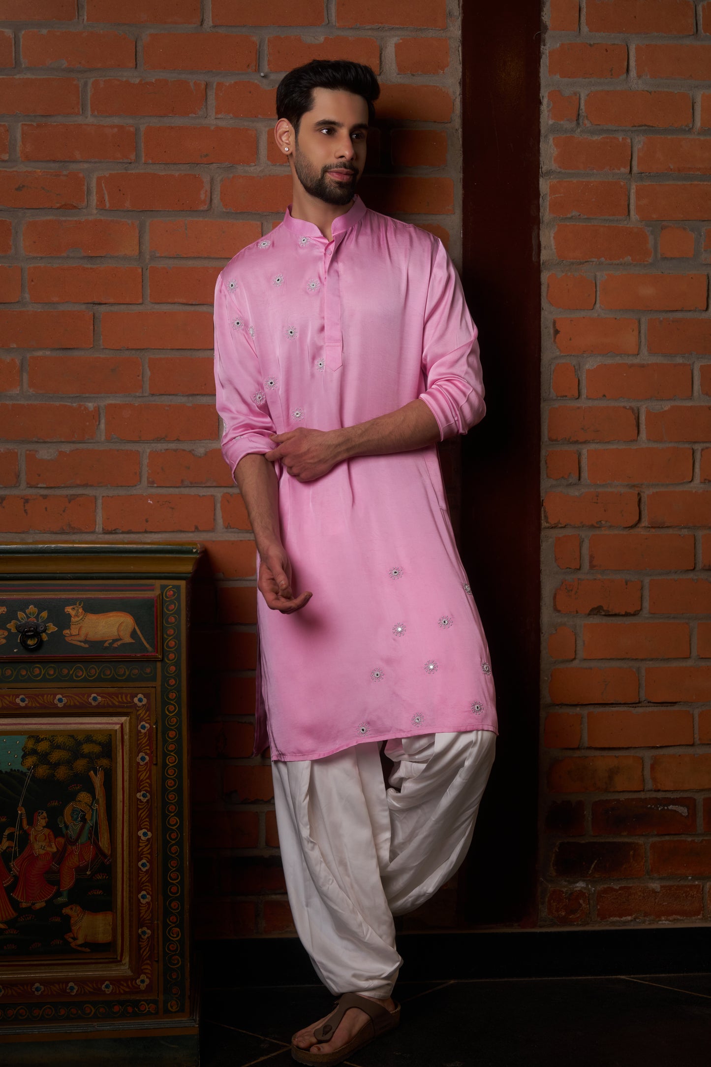 Pink kurta with white hand embroidery one sided design