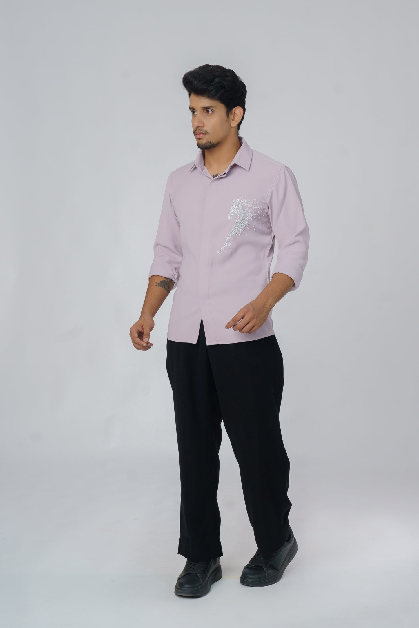 Pink shirt with white horse hand embroidery